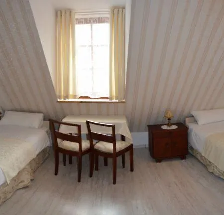 Karczma Rzym Han/Misafirhane 3*