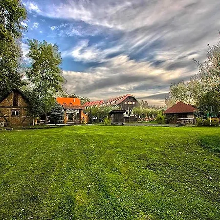 Karczma Rzym Han/Misafirhane 3*